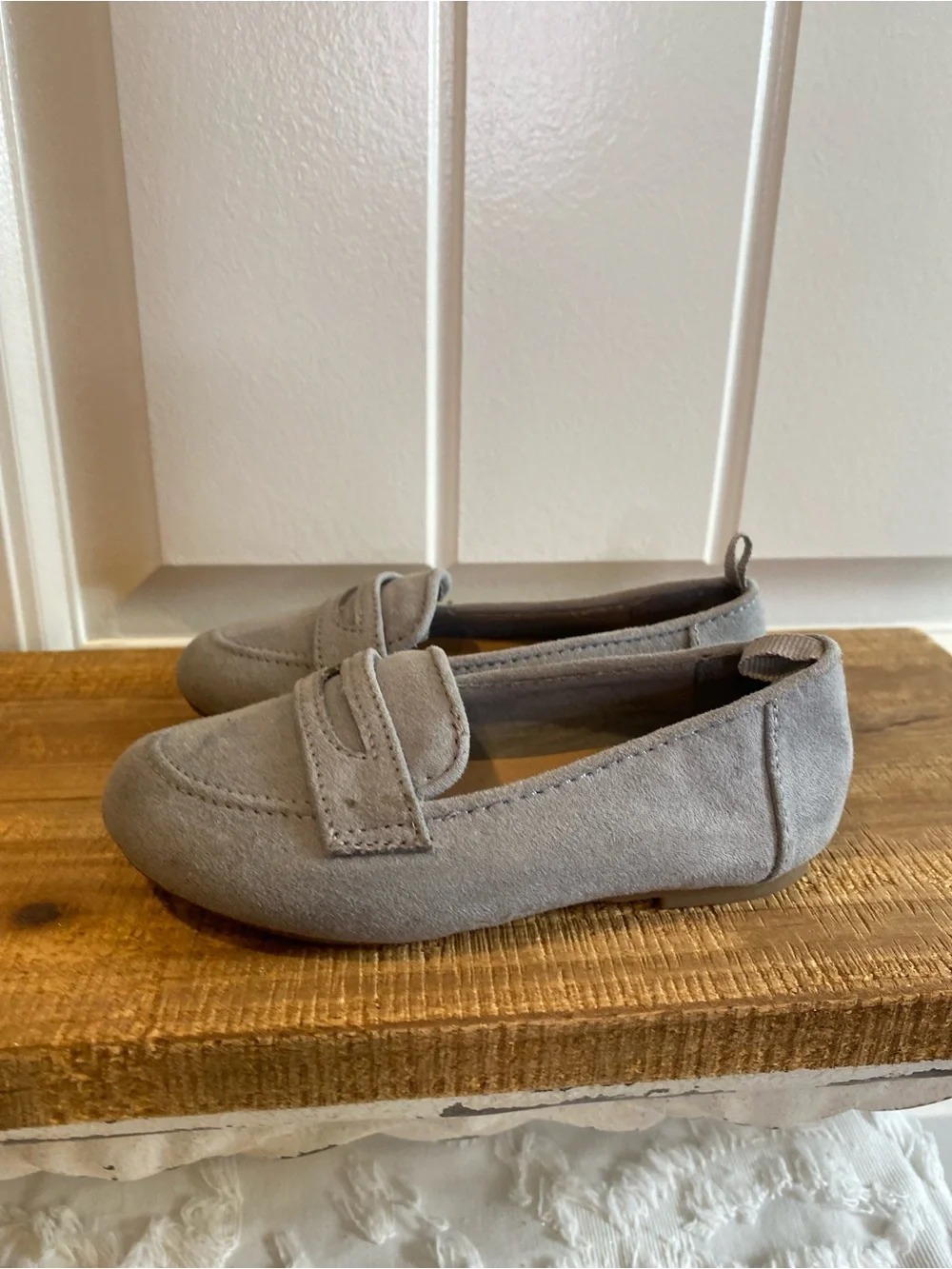 Old Navy Light Gray Suede-Look Kids Moccasins